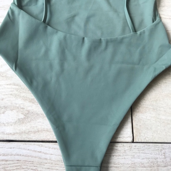 Disruptive Youth One Piece - Picture 7 of 7